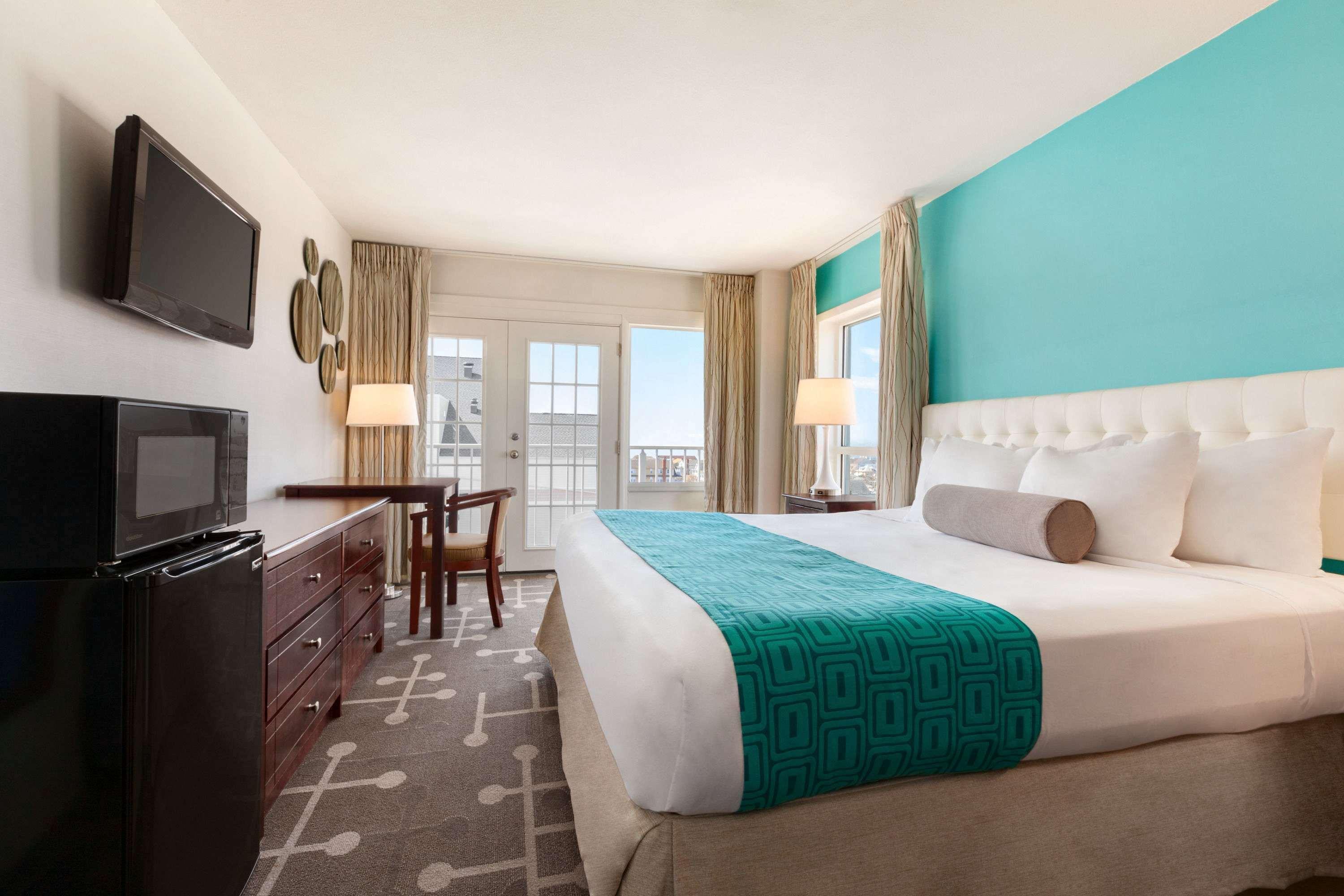 Howard Johnson Plaza By Wyndham Ocean Oceanfront Hotel 3*