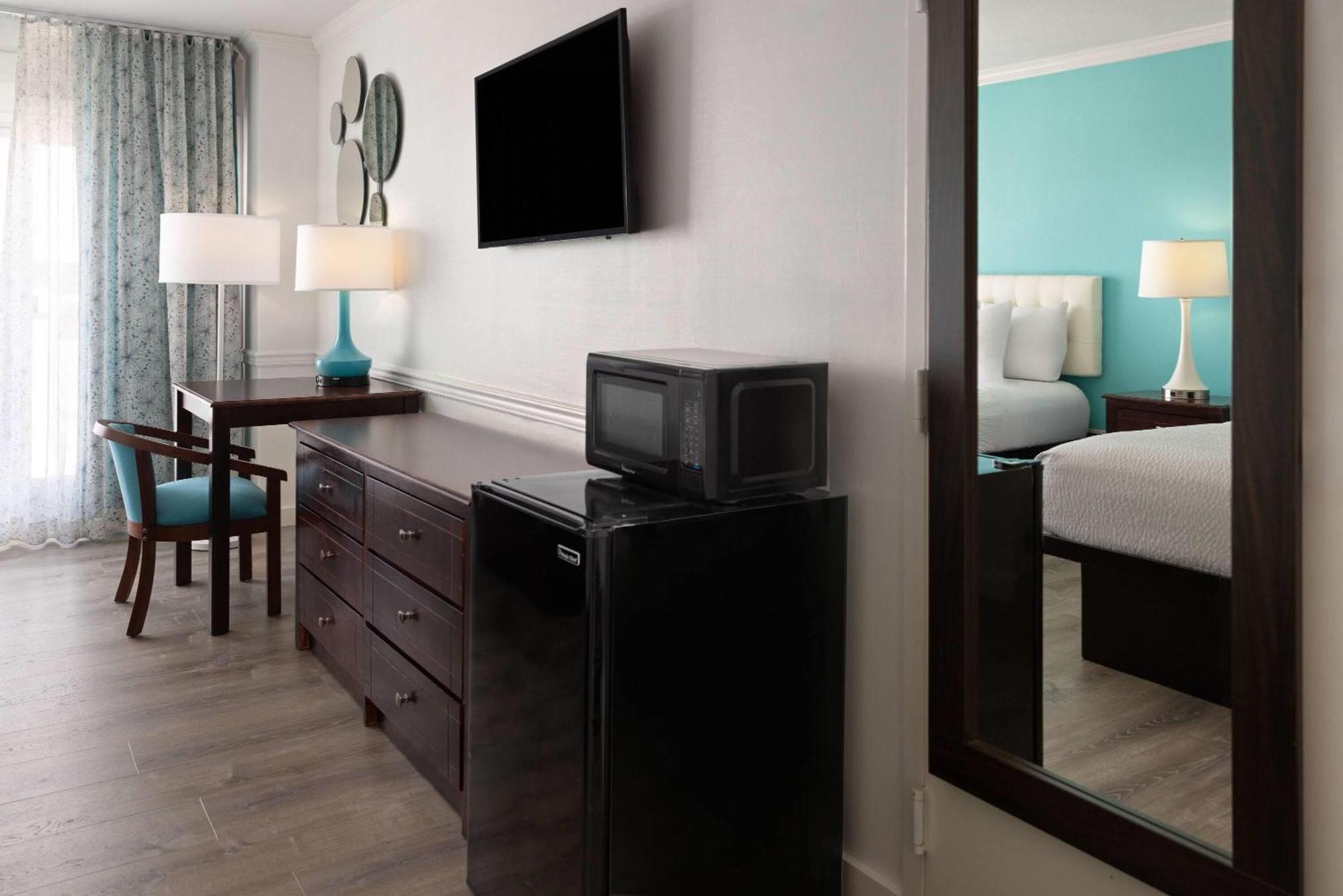 Howard Johnson Plaza By Wyndham Ocean Oceanfront Ocean City