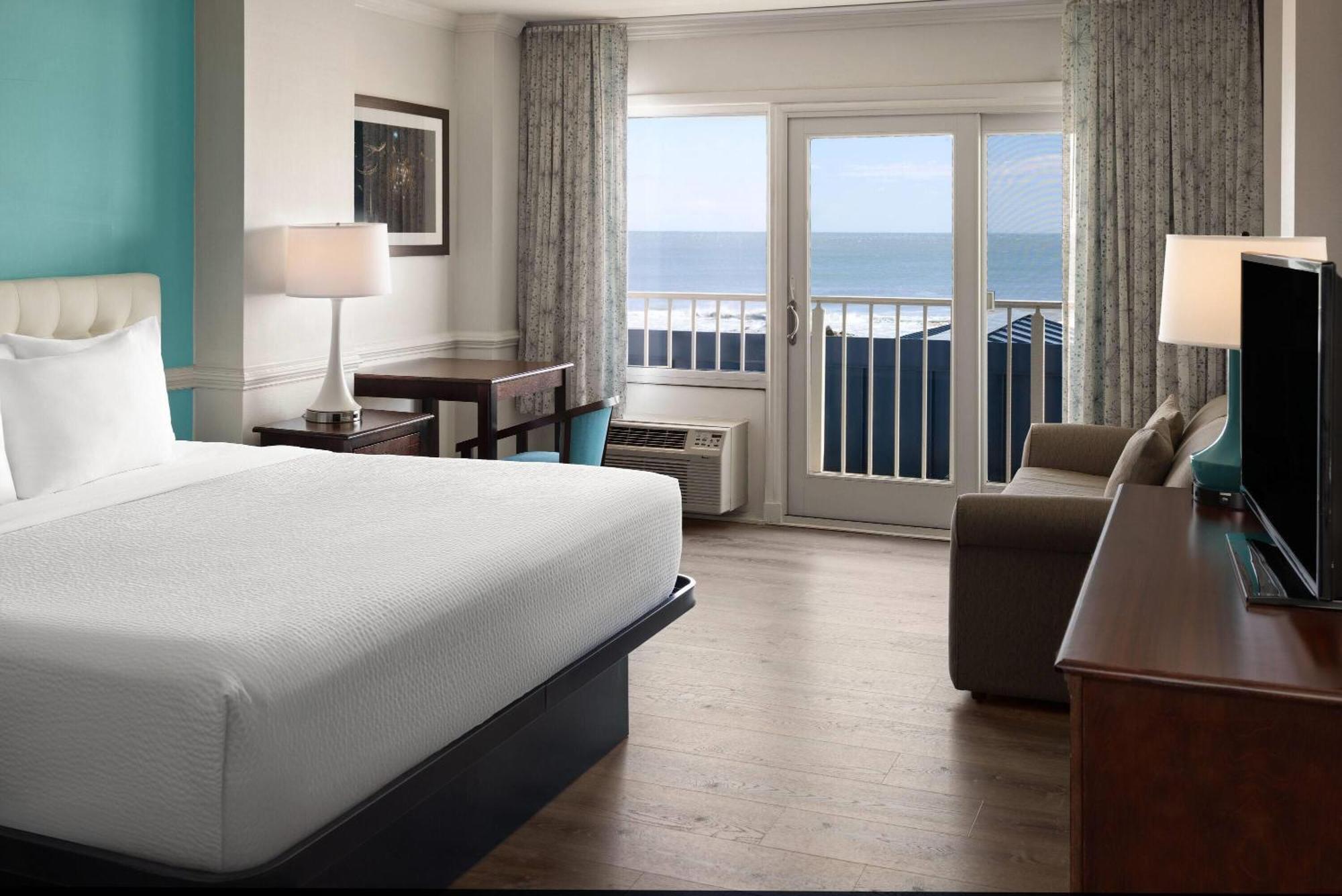 Howard Johnson Plaza By Wyndham Ocean Oceanfront Hotel