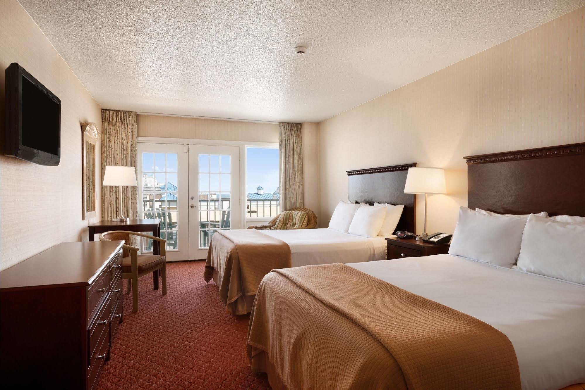 Howard Johnson Plaza By Wyndham Ocean Oceanfront
