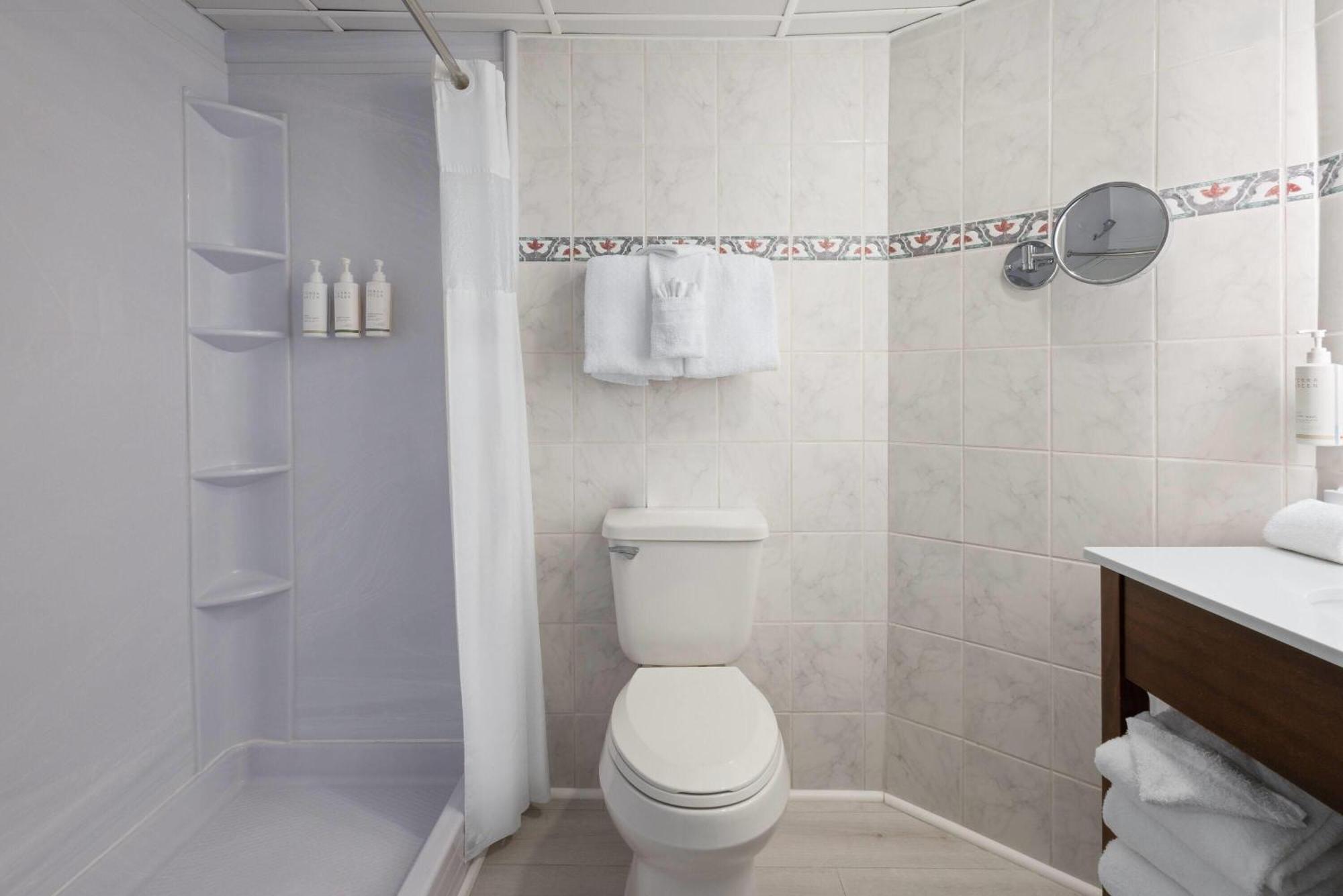 Hotel Howard Johnson Plaza By Wyndham Ocean Oceanfront 3*