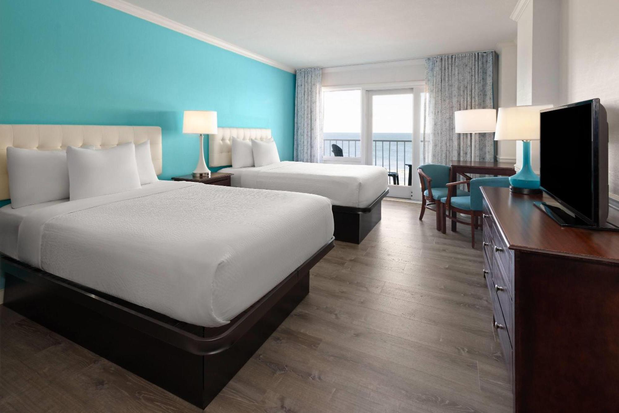 Howard Johnson Plaza By Wyndham Ocean Oceanfront Hotel 3*